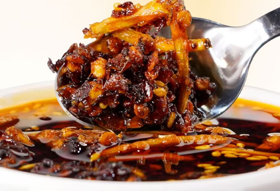 Bottle of Qian Xiaomei fish mint oil chili sauce – low-sodium Guizhou specialty